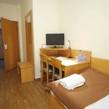 Miramar Hotel 2*